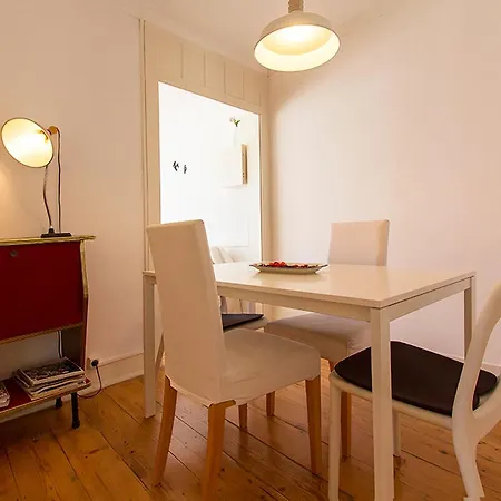 Charming Principe Real By Homing Apartment