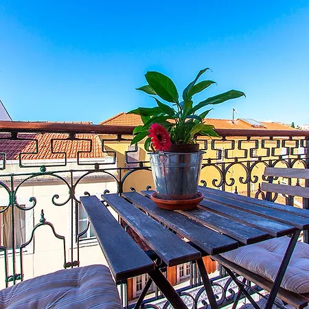 Charming Principe Real By Homing Apartment Lisbon